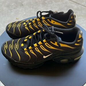 Nike Air Max Plus, Size 5.5Y, Color Black and Yellow. Worn 5x.